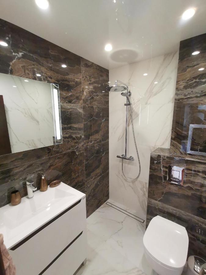 City Center Lux Apartment Varna Esterno foto