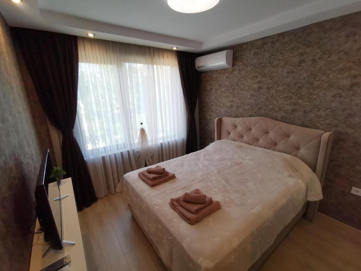 City Center Lux Apartment Varna Esterno foto